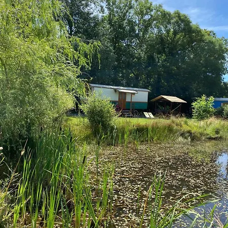 בית נופש A Saint-pardoux Avec Piscine Partagee Saint-Pardoux (Puy-de-Dome)