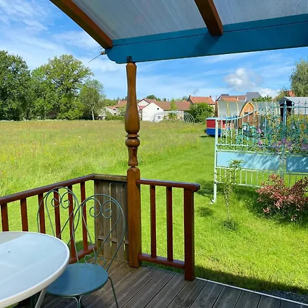 A Saint-pardoux Avec Piscine Partagee *