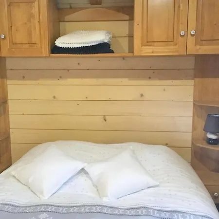 Holiday home A Saint-pardoux Avec Piscine Partagee *